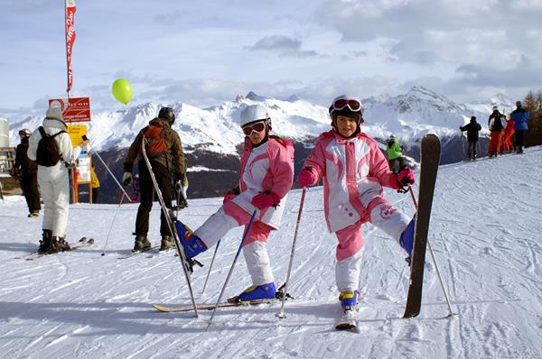 «Карусель»: спорт, образование, развлечения в Швейцарских Альпах