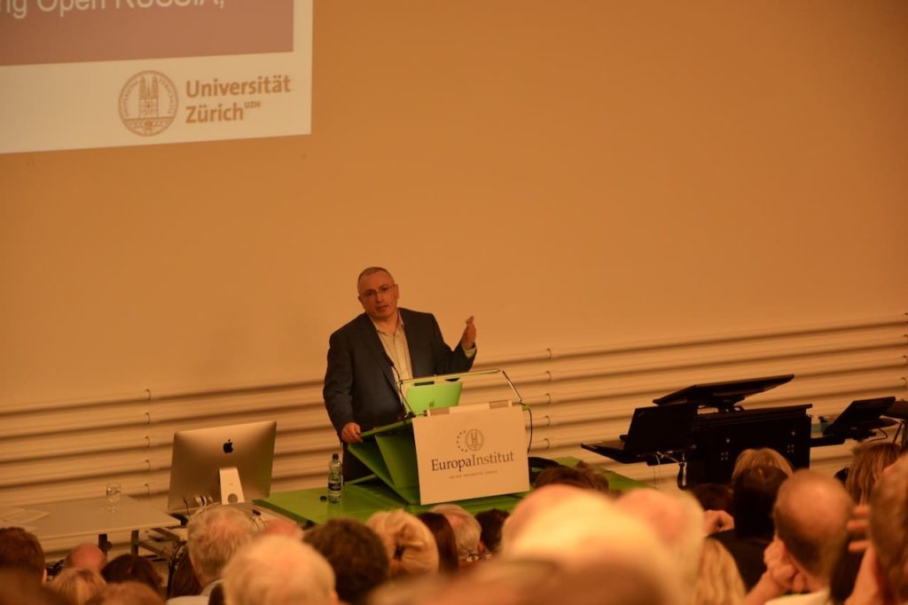 Выступление Михаила Ходорковского 24 февраля 2020 в Институте Европы Цюрихского университета. (© schwingen.net)