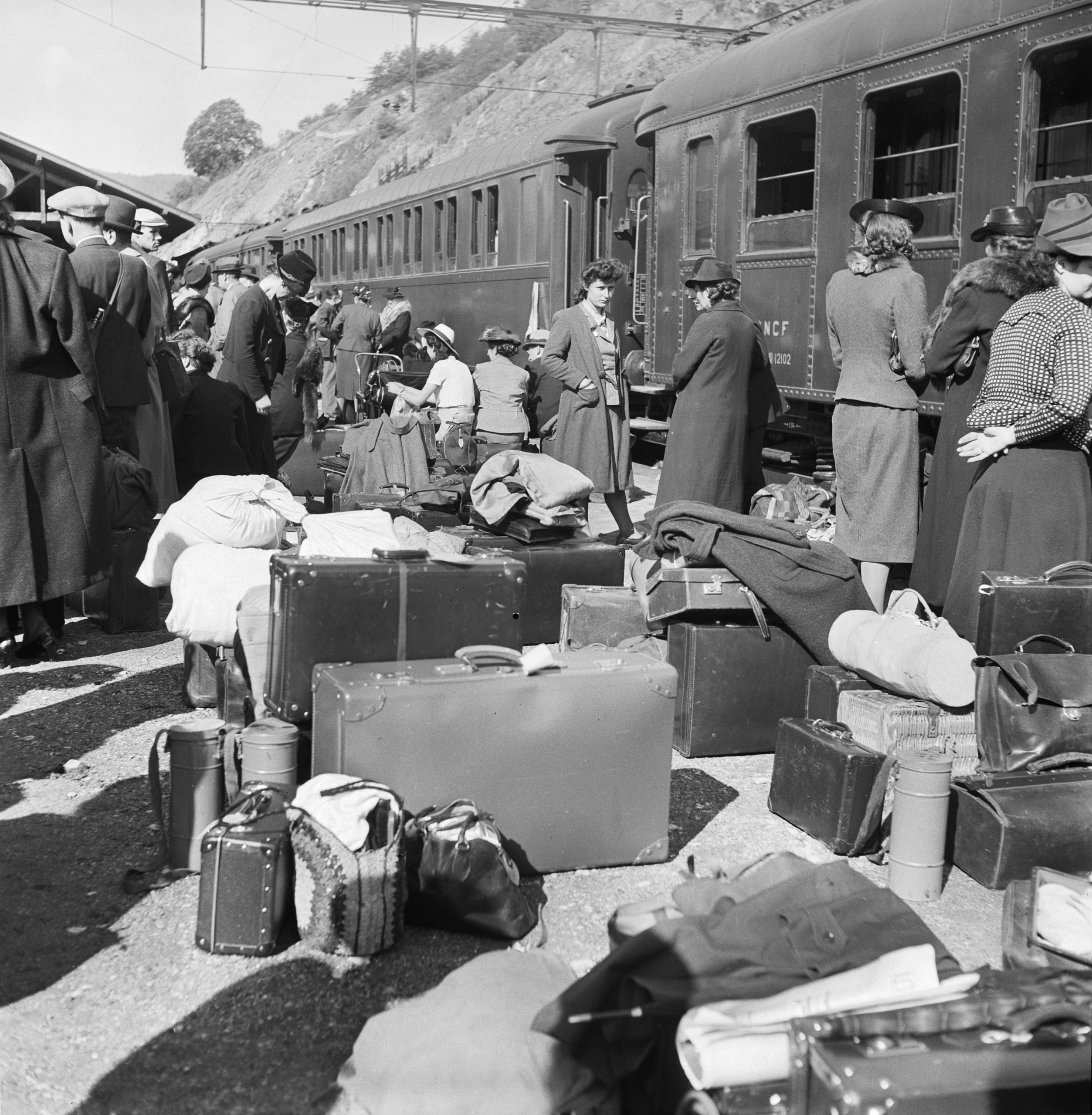Безработные из Швейцарии, эмигрирующие в Бразилию, около 1930 года. (© Keystone/Фотопресс-архив/Str)