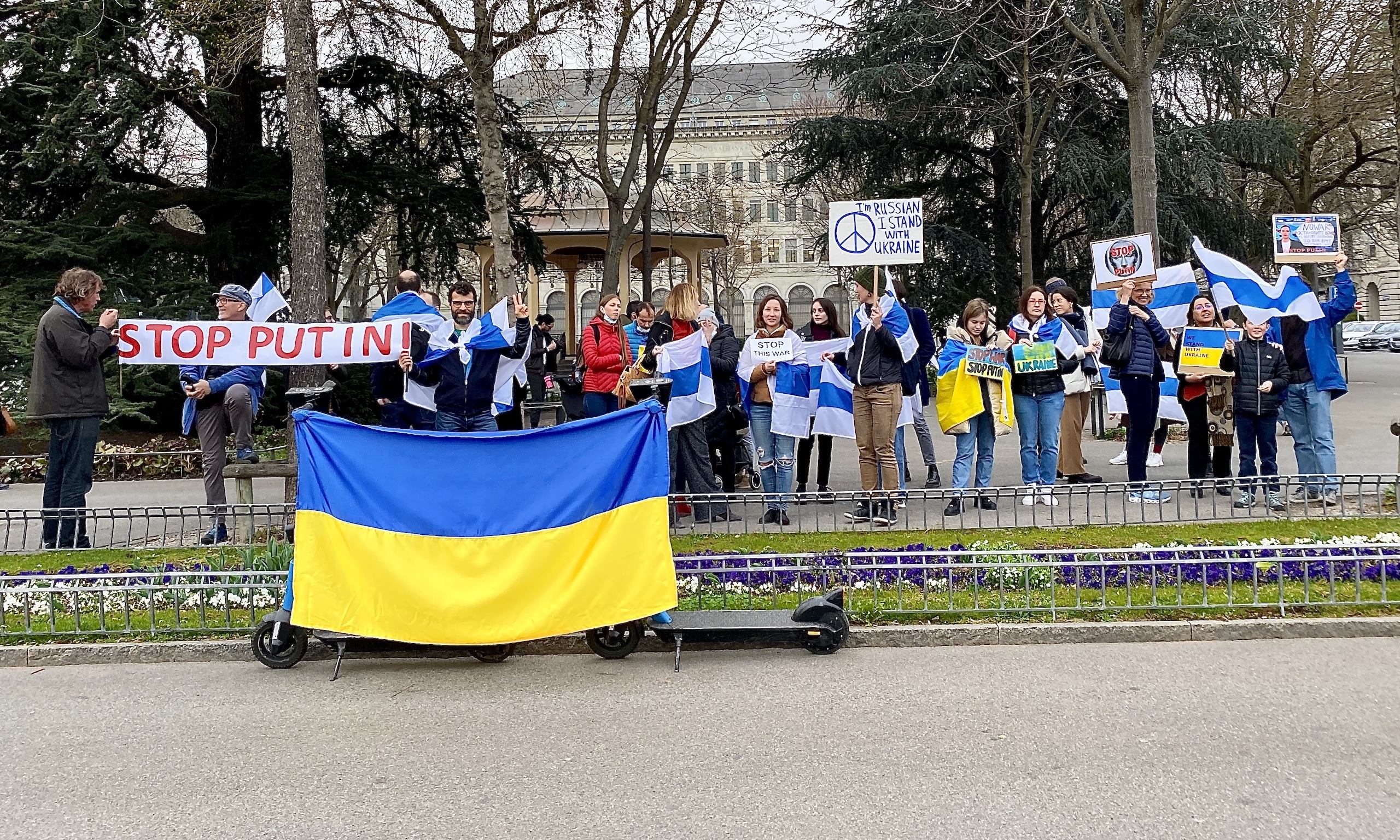 Антивоенный митинг «We stand with Ukraine». Цюрих, 16 марта 2022 г. (© schwingen.net)