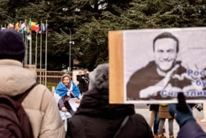 Лев Пономарев. Принуждение России к демократии