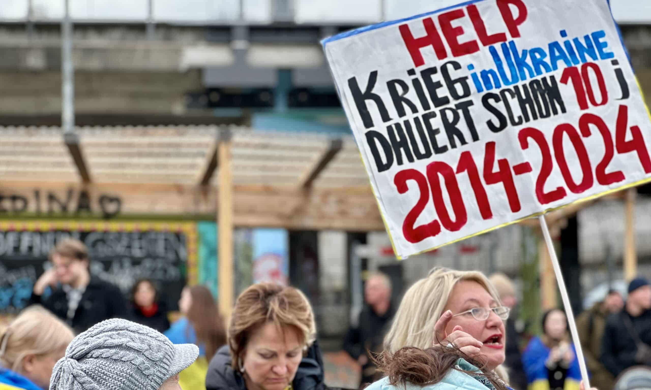 Митинг солидарности с Украиной в Берне 24 февраля 2024 г. (© scwingen.net)