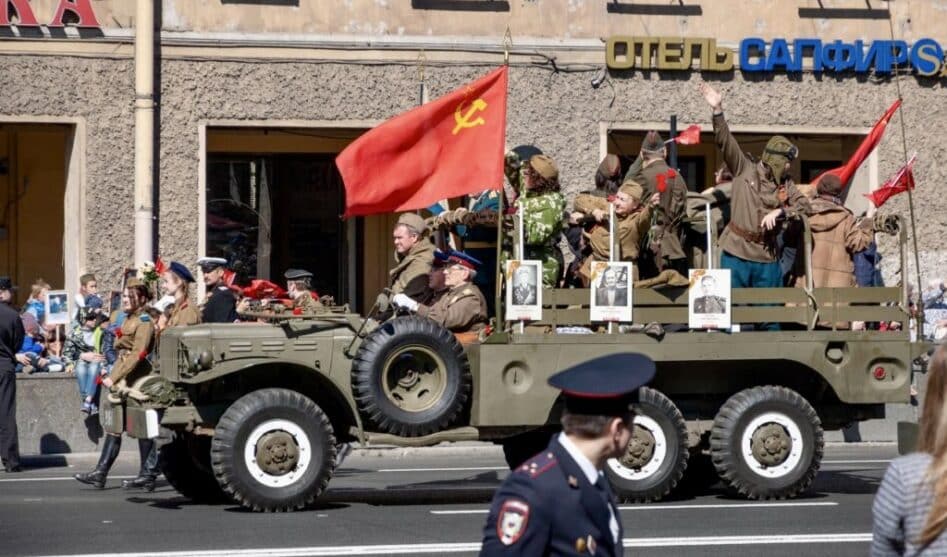 Анастасия Эдель. Почему Россия счастлива на войне?