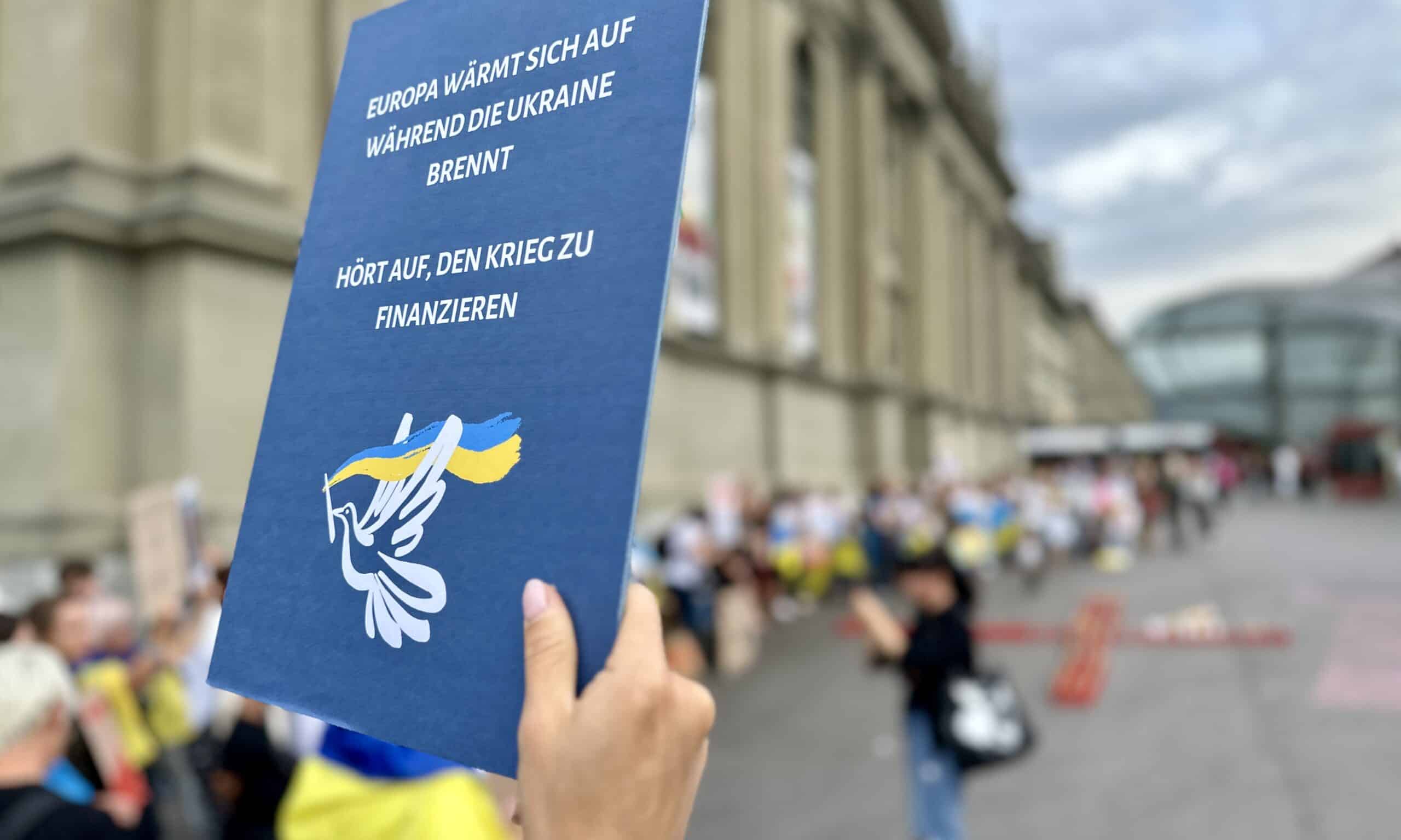 Акция 4 сентября 2024 года в Берне против российского террора в Украине. (© schwingen.net)